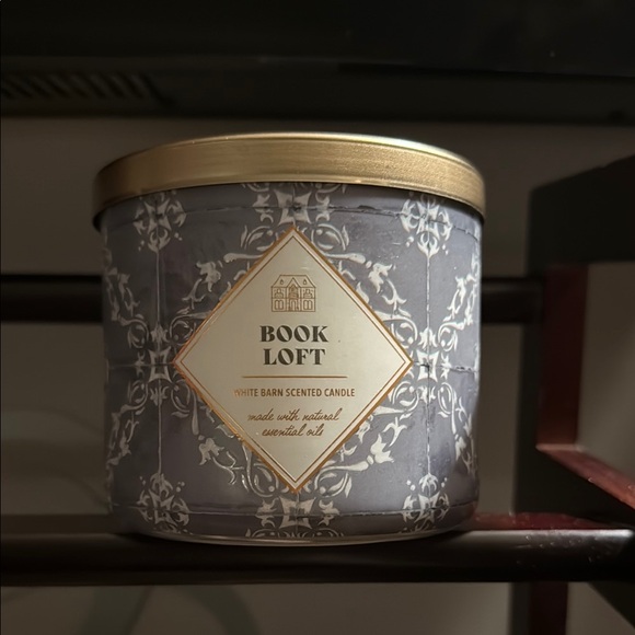 White Barn “Book Loft” 3 Wick Candle - Picture 1 of 3
